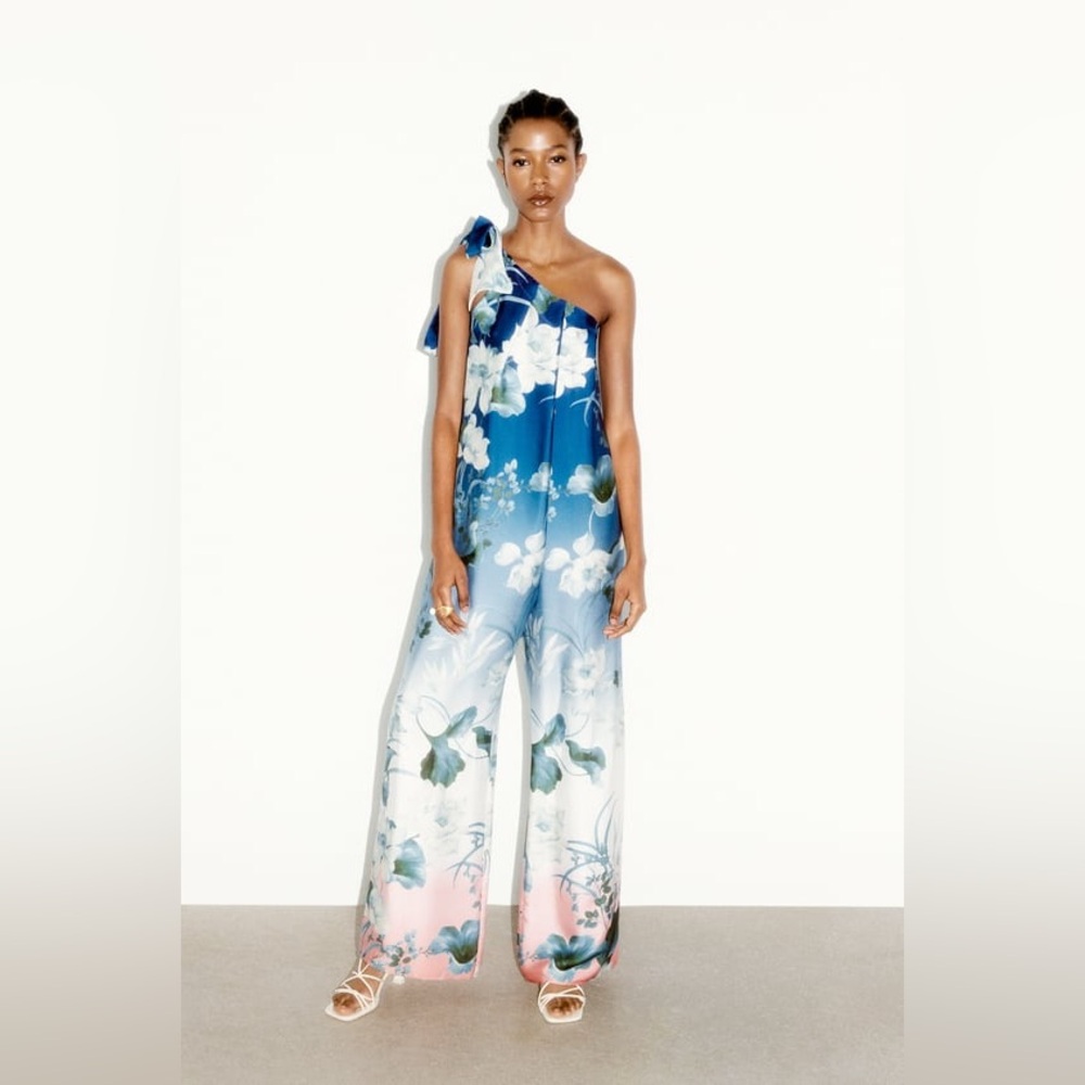 Printed asymmetrical jumper